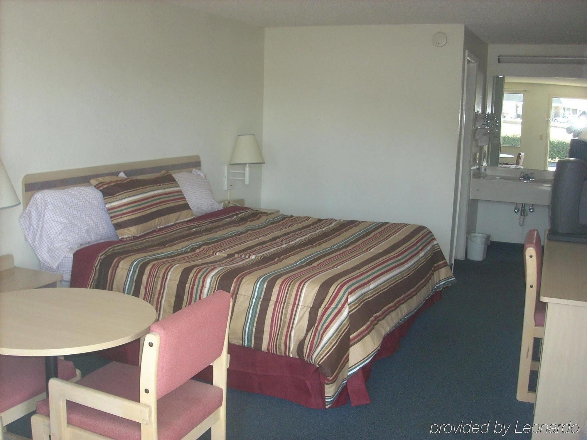 Elkton Rodeway Inn חדר תמונה