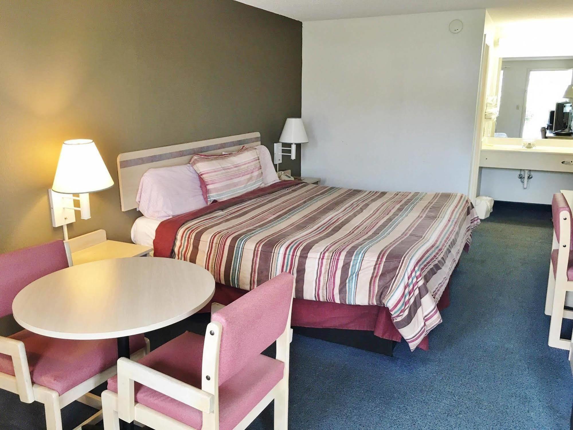 Elkton Rodeway Inn מראה חיצוני תמונה