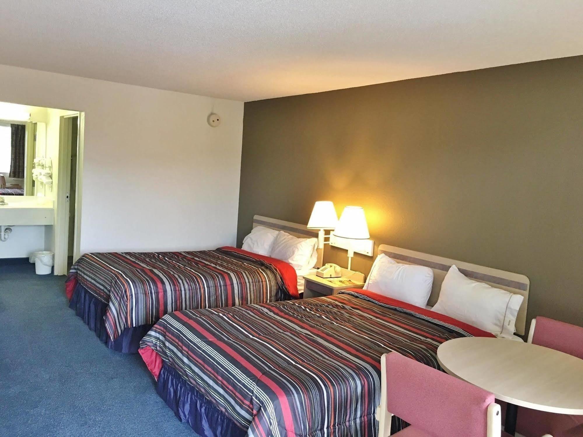 Elkton Rodeway Inn מראה חיצוני תמונה