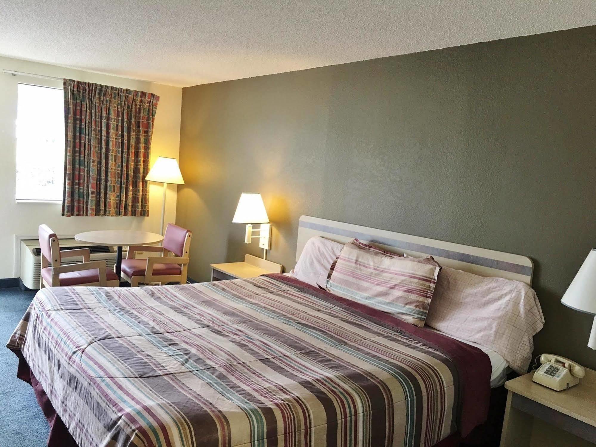 Elkton Rodeway Inn מראה חיצוני תמונה